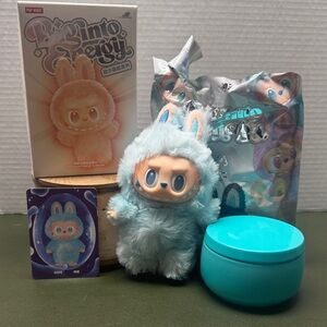 Big into energy Hope Labubu